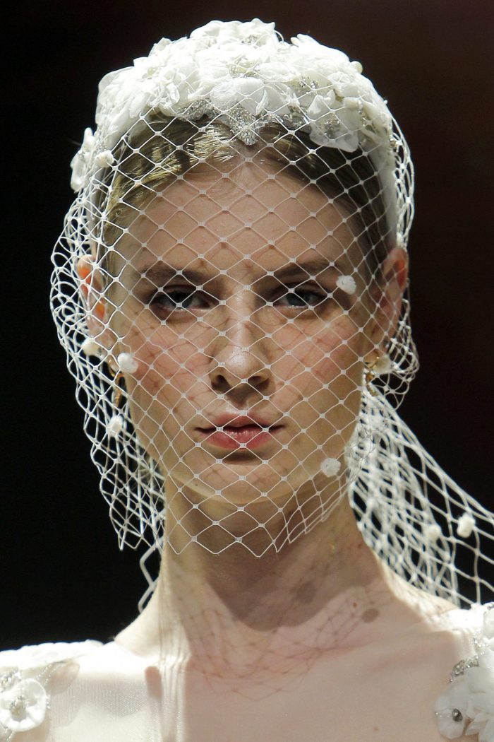 Discover the beauty of the 2021 bridal fashion show in detail